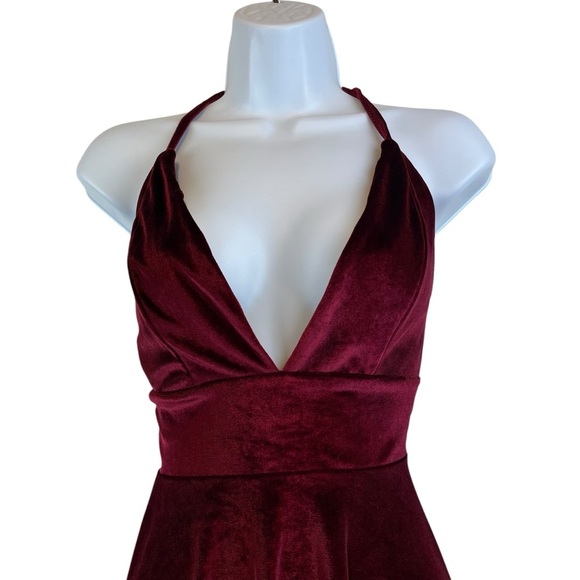 SHEIN Red Vevlet Adjustable Strap Mini Sleeveless Waist Defined V Neck Dress - Picture 3 of 9